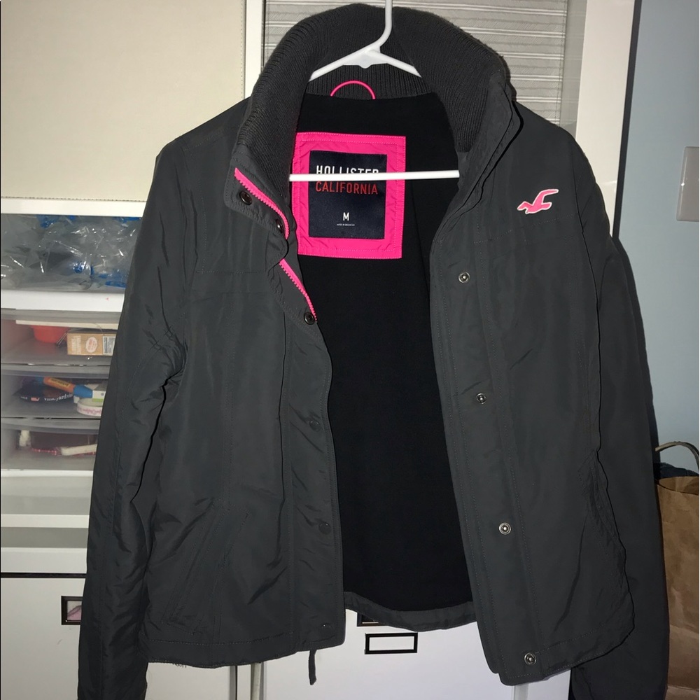 GREAT HOLLISTER WINTER COAT! GREY!! Size medium - Picture 4 of 6